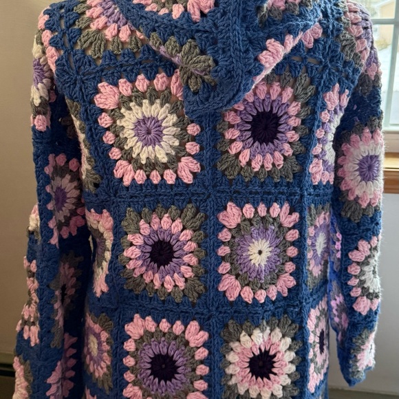 New women's crochet handmade xl granny square longer cardigan with buttons - Picture 6 of 13